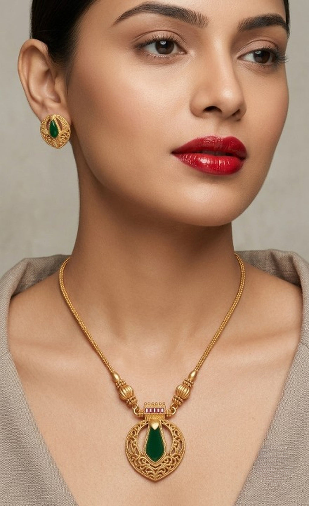 Jewel City Traditional Gold-Plated Emerald Green Pendant Necklace Set | Grocsy