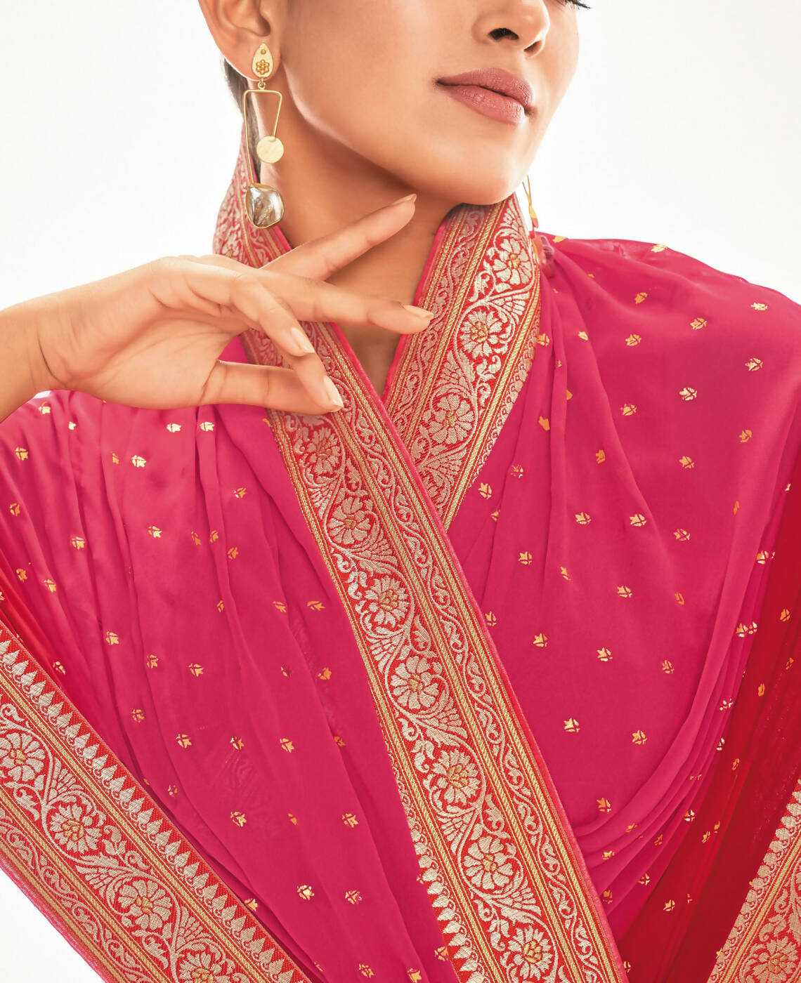 Pink Georgette Foil Printed Saree With Unstitched Blouse Piece - Nitya | Grocsy