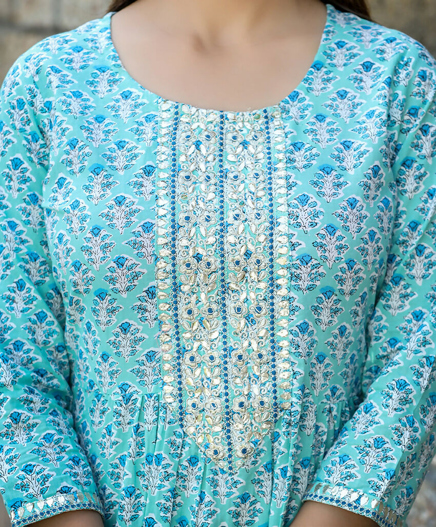 Kaajh Women's Sky Blue Floral Printed Cotton Kurta Pant Set | Grocsy