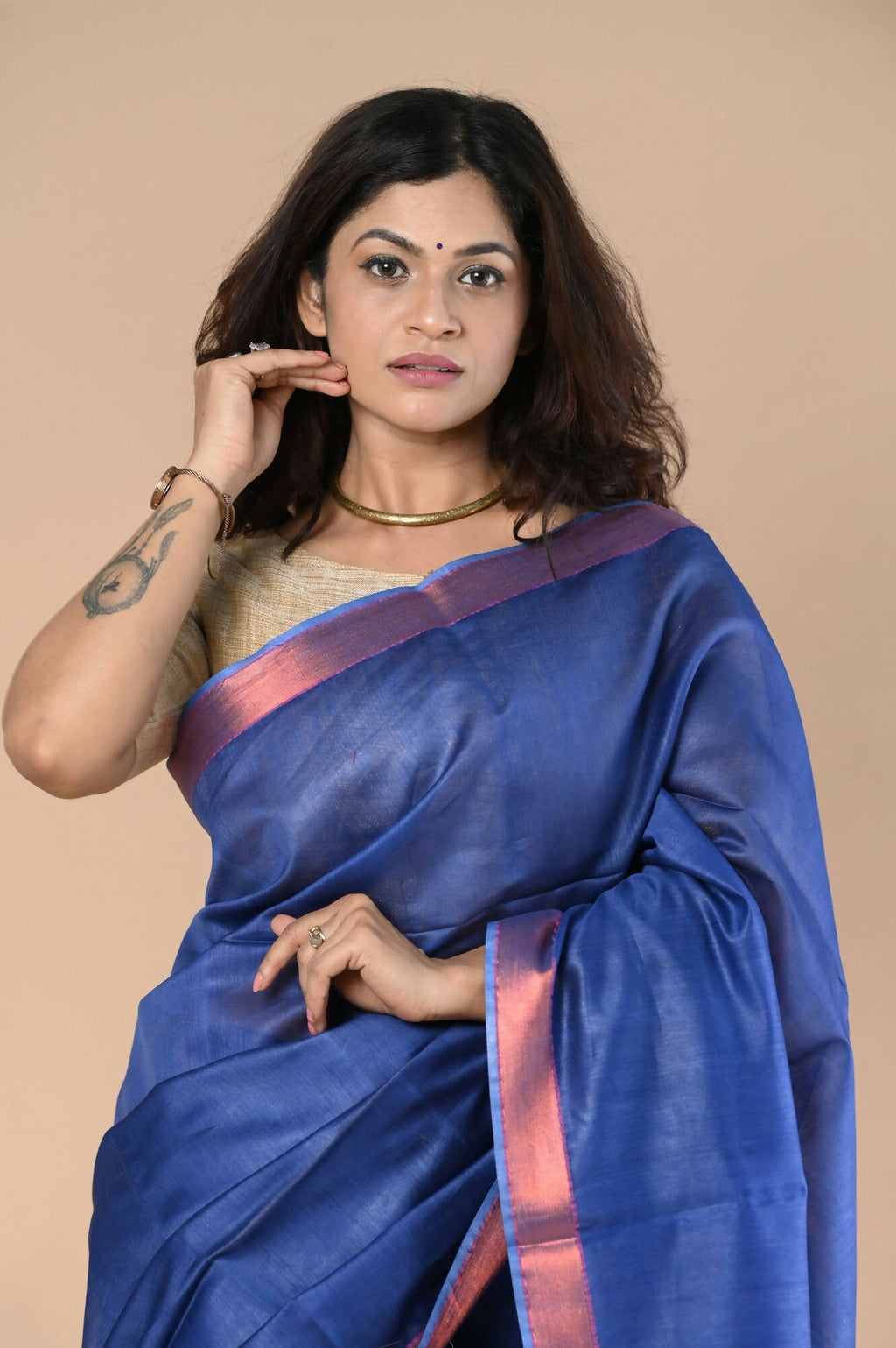 Very Much Indian Handloom Cotton Silk Maheshwari Saree With Sleek Golden Border - Purple Blue | Grocsy