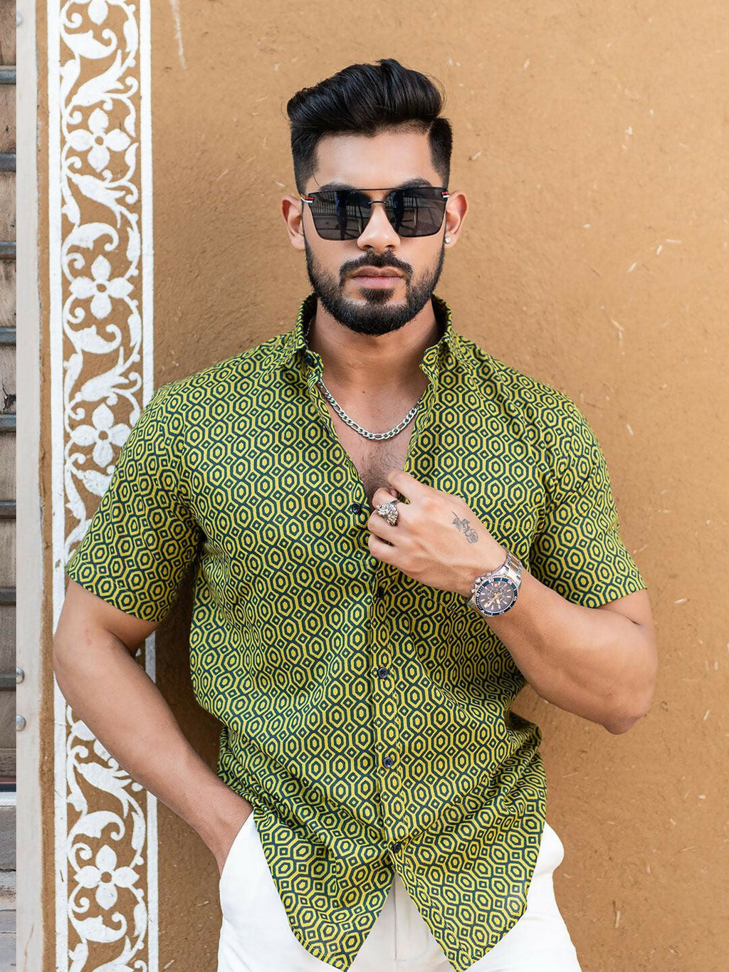 Miravan Men's Green Geomatric Printed Half Sleeve Slim Fit shirt | Grocsy