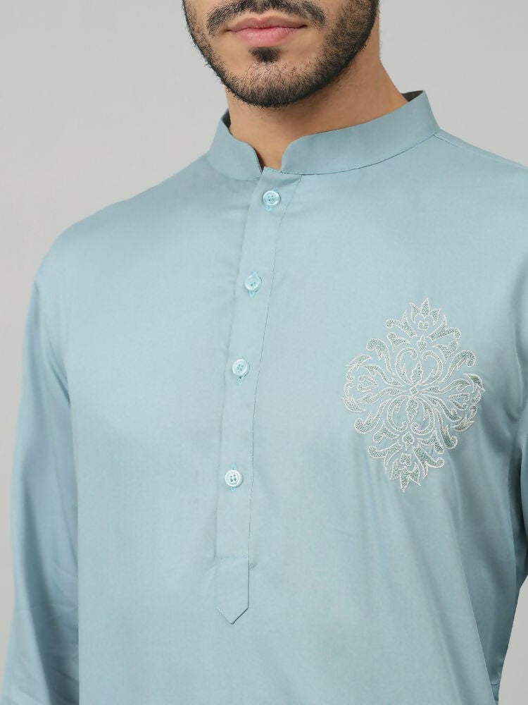 Cotton Kurta With Single Motif Embroidery by Hilo Design | Grocsy