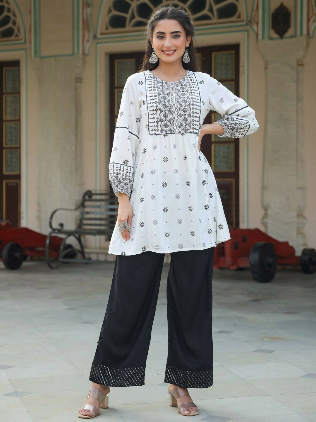 Juniper Women's White Rayon Staple Printed Straight Clothing Set | Grocsy