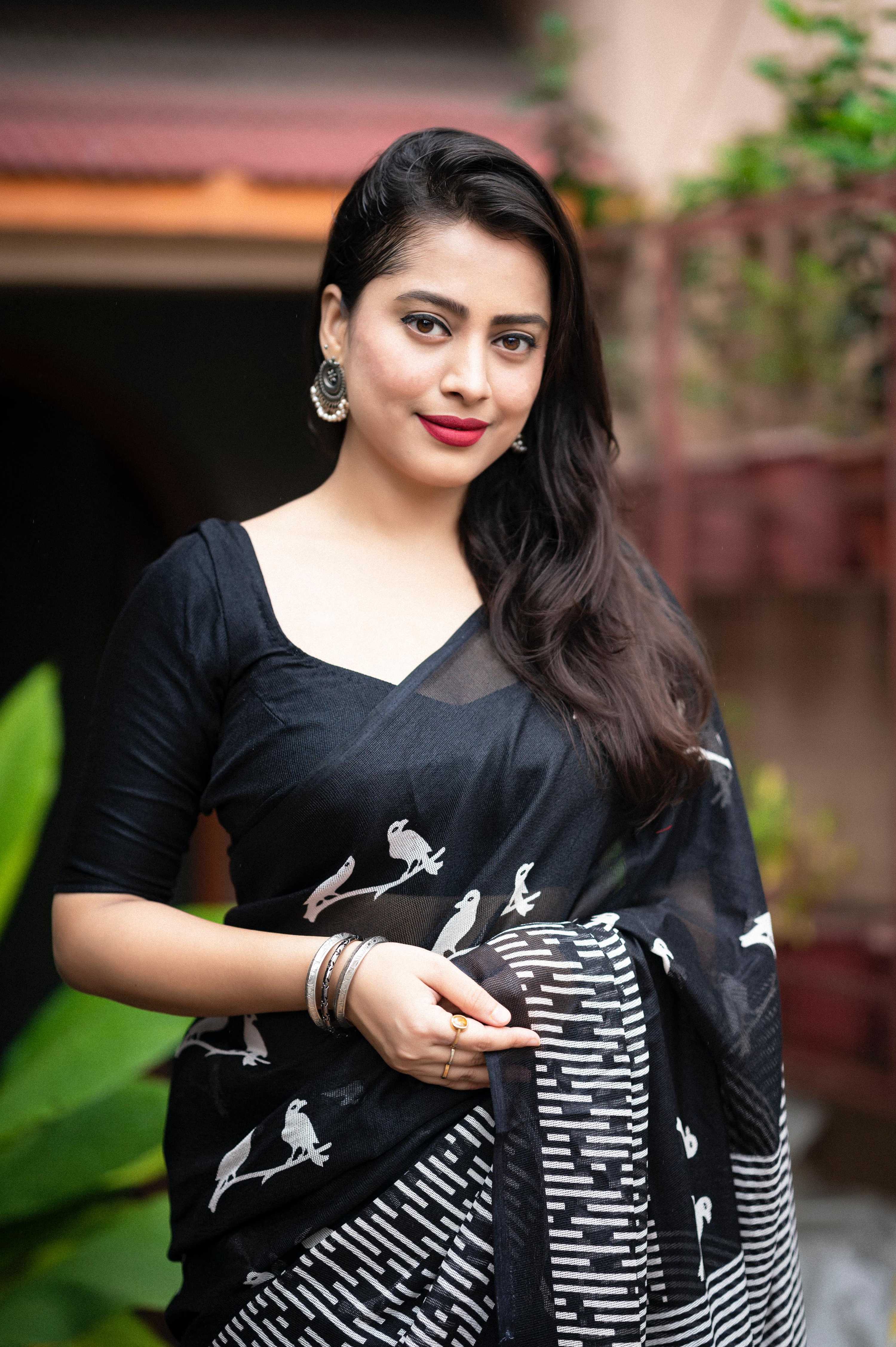 Black Silk Blend Ethnic Motifs Saree with Unstitched Blouse - Hiral Fashion | Grocsy