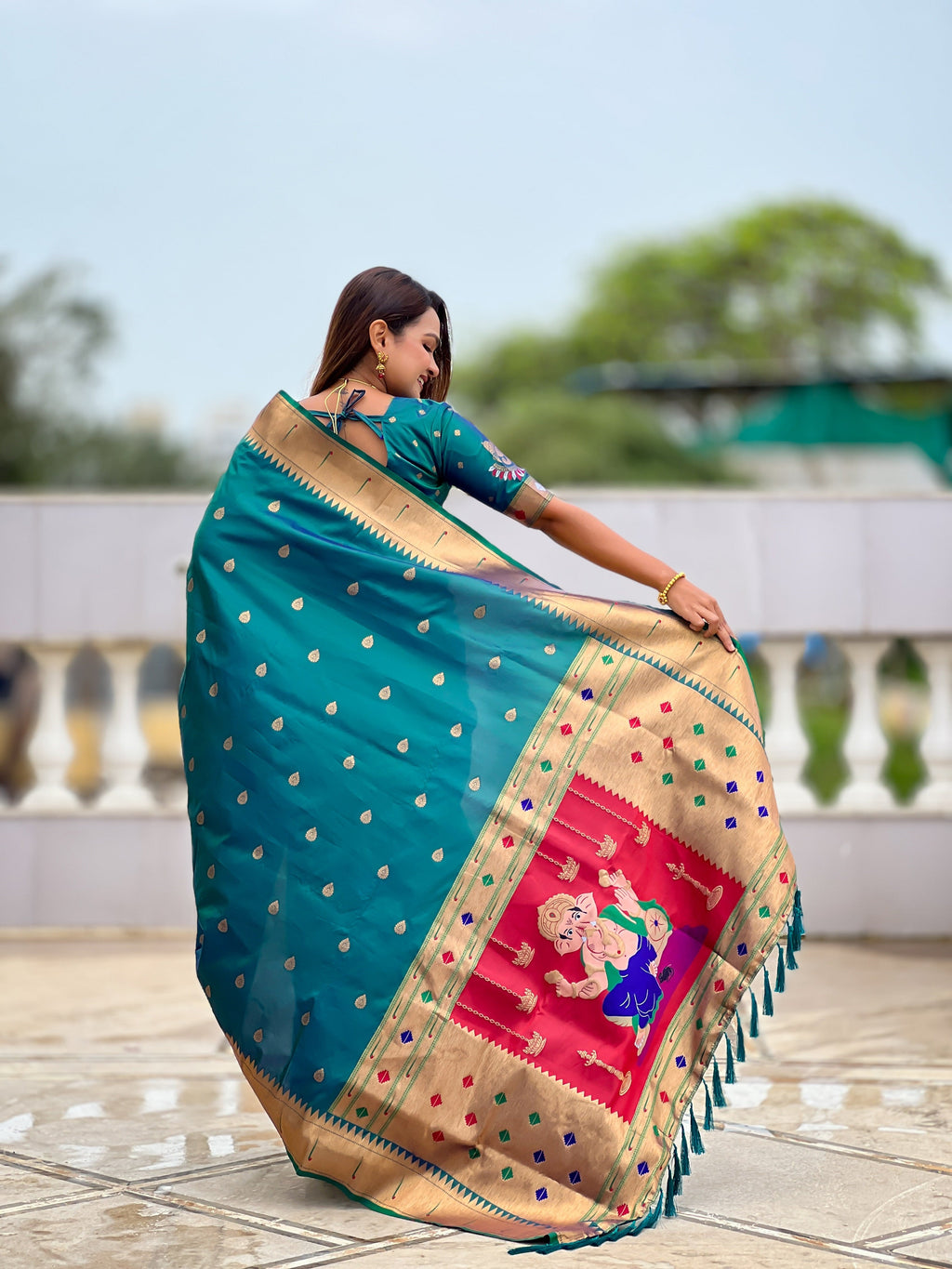 Vedant Vastram Soft Litchi Silk Paithani Jacquard Saree - Rama | Grocsy