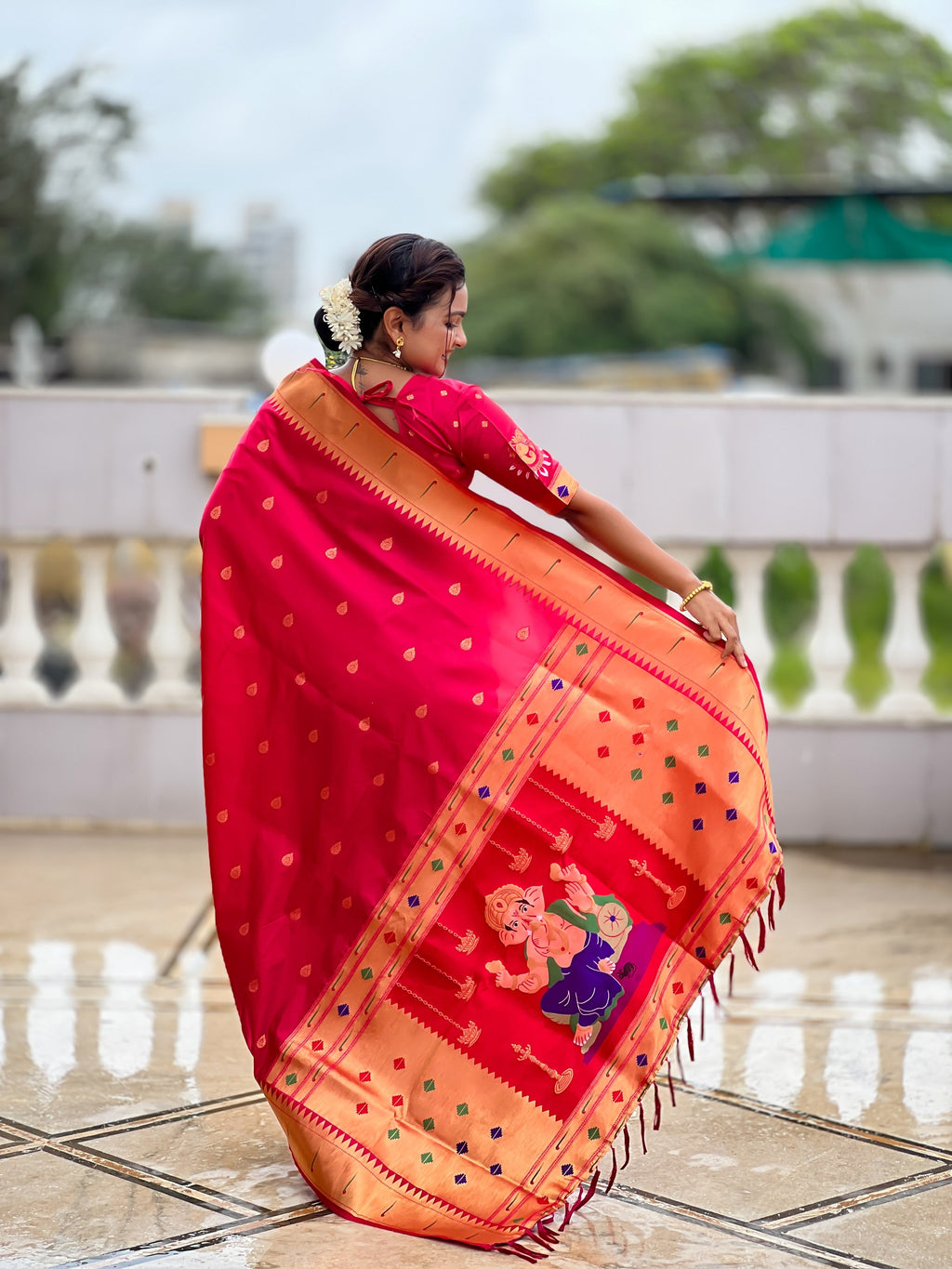 Vedant Vastram Soft Litchi Silk Paithani Jacquard Saree - Pink | Grocsy