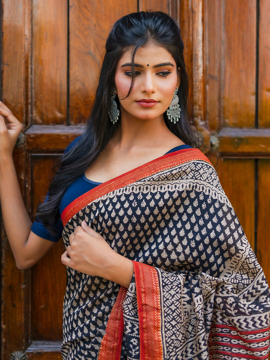 Zibaa Hand-Blocked Pure Maheshwari Silk Navy Blue Saree | Grocsy