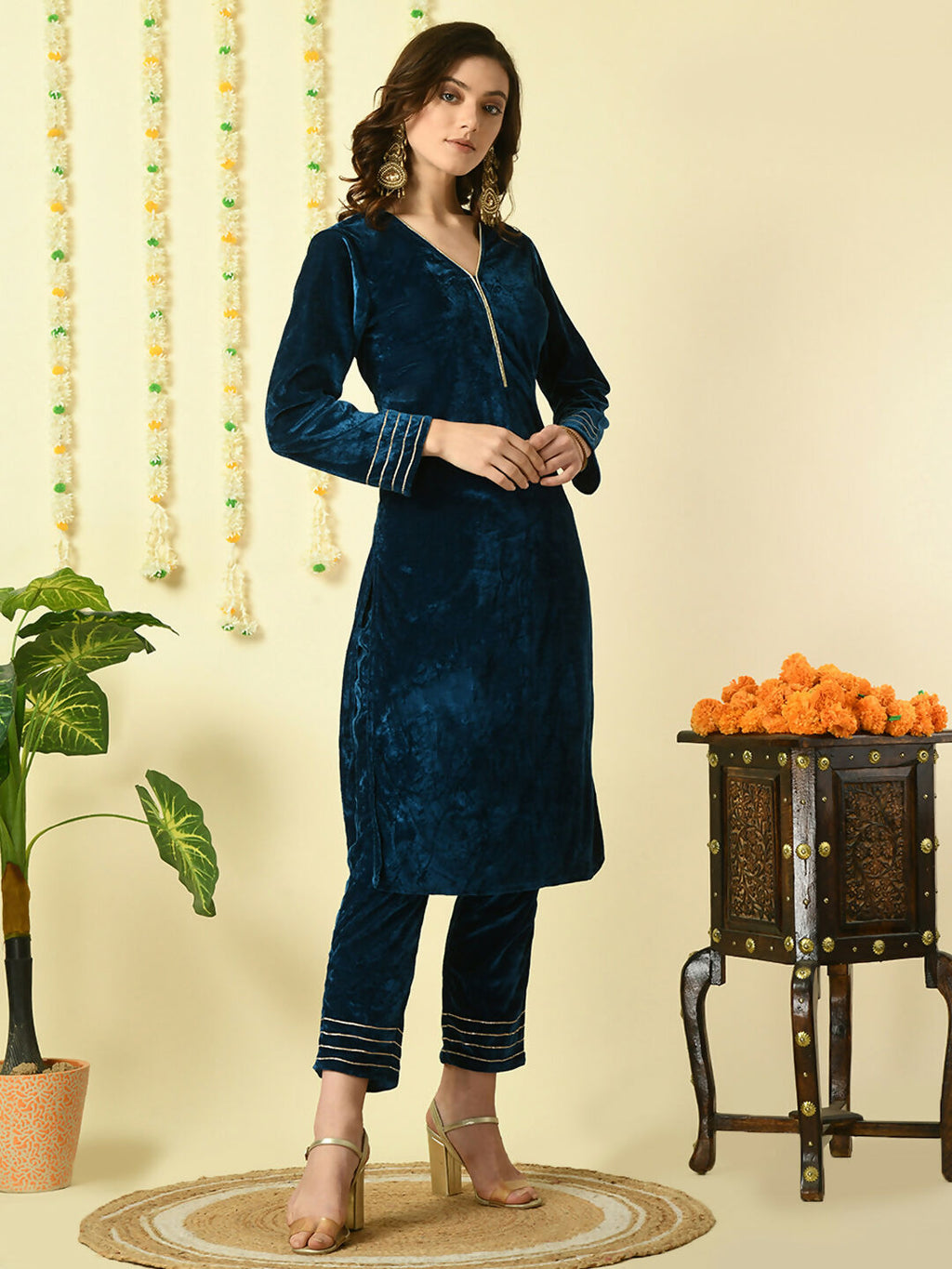 Myshka Women's Teal Velvet Kurta With Trousers Party Sets | Grocsy