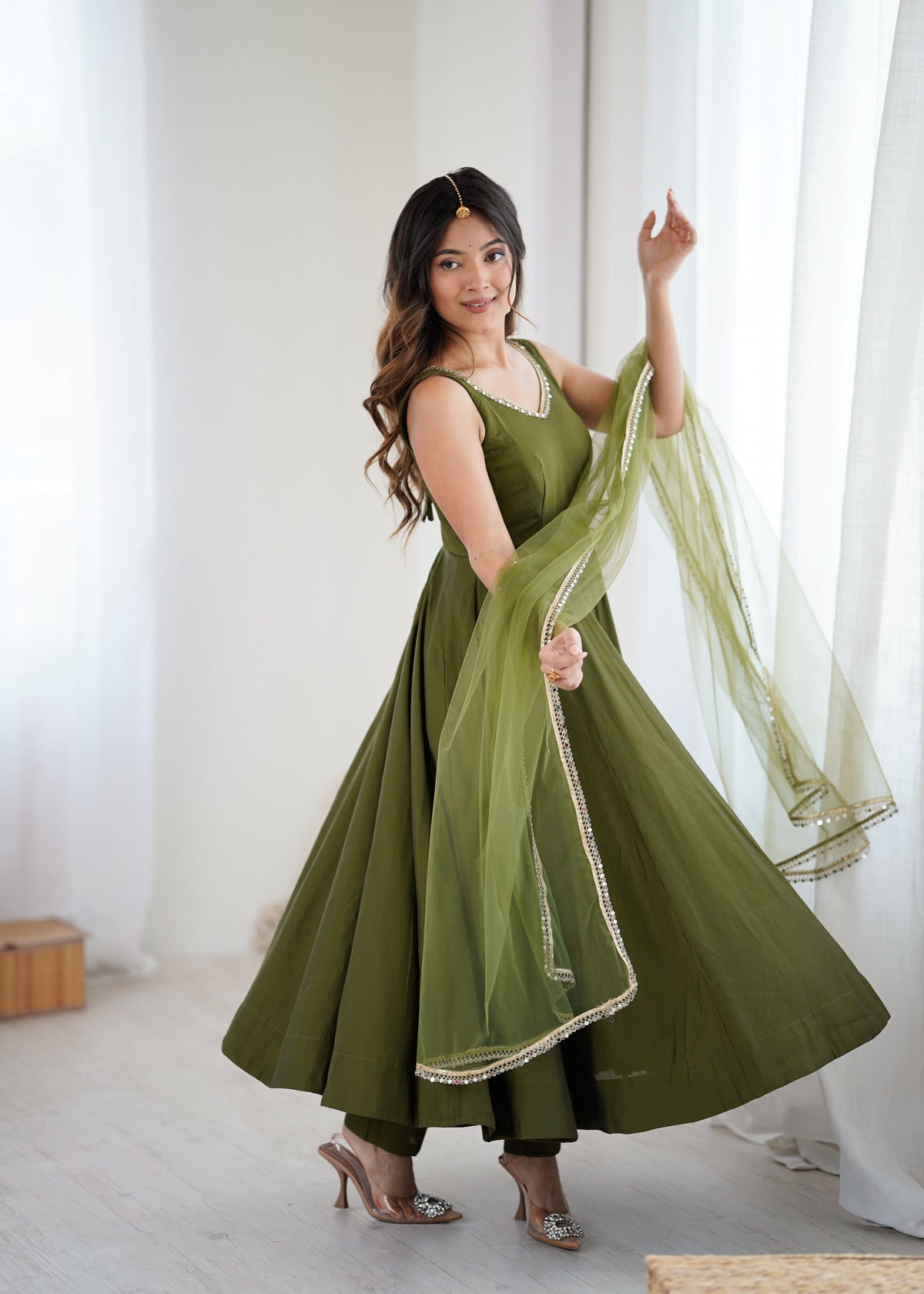 Lorenvalley Fashion Green Pure Romansilk Chanderi Fabric Yoke Fancy Lace Work Anarkali Kurta Pant With Dupatta Set | Grocsy