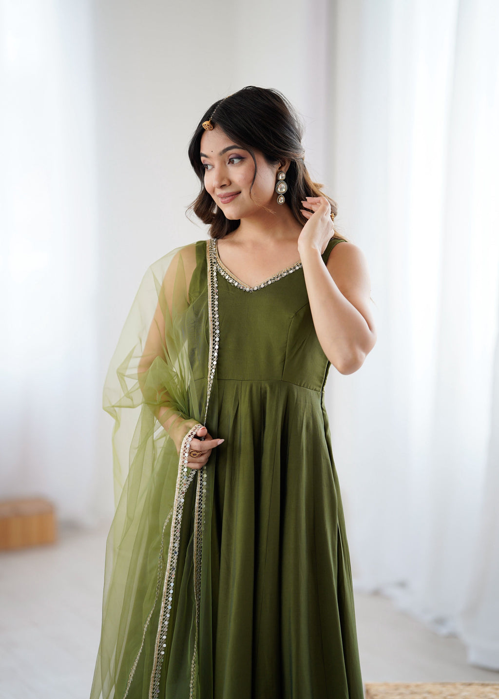Lorenvalley Fashion Green Pure Romansilk Chanderi Fabric Yoke Fancy Lace Work Anarkali Kurta Pant With Dupatta Set | Grocsy