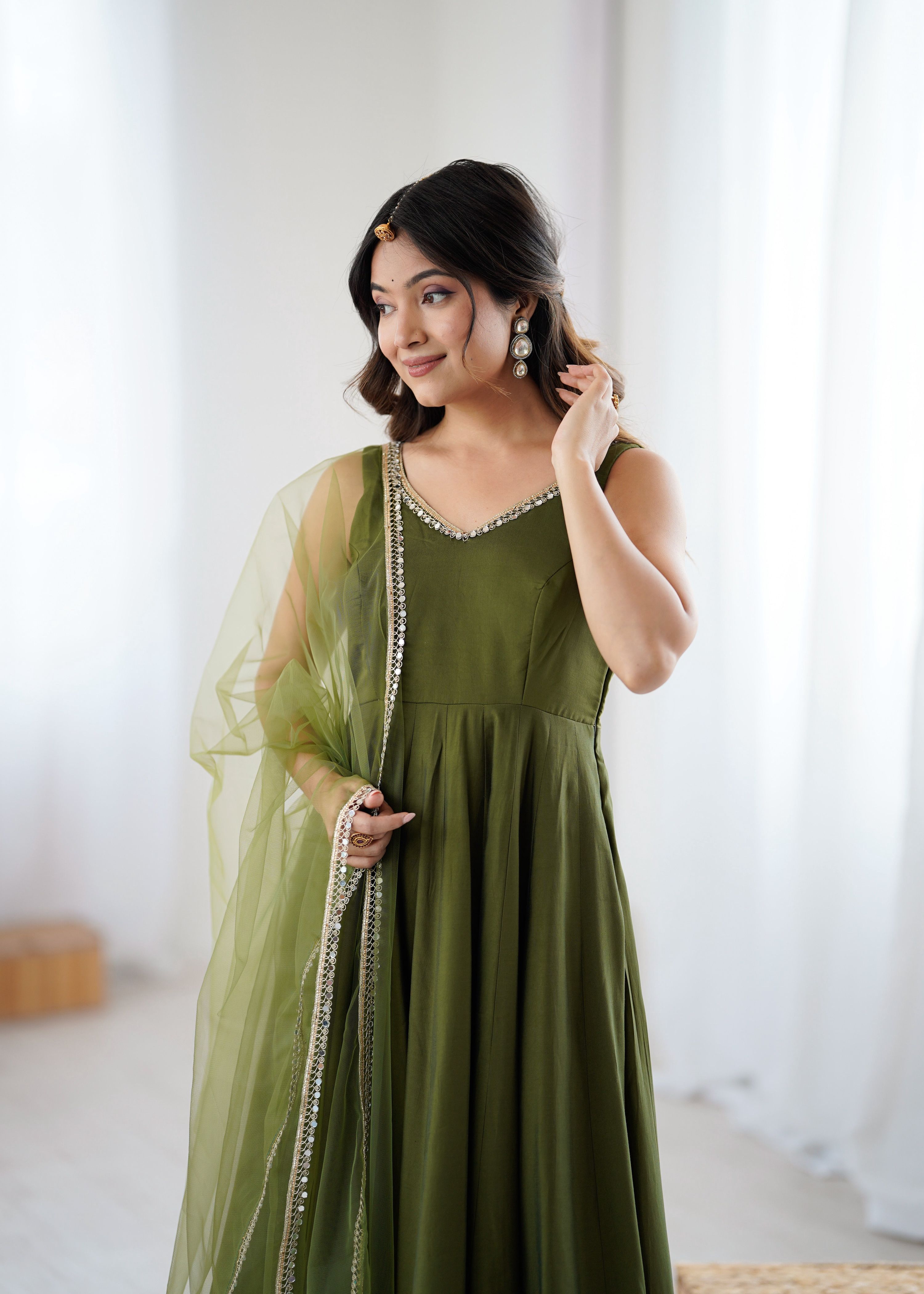 Lorenvalley Fashion Green Pure Romansilk Chanderi Fabric Yoke Fancy Lace Work Anarkali Kurta Pant With Dupatta Set | Grocsy