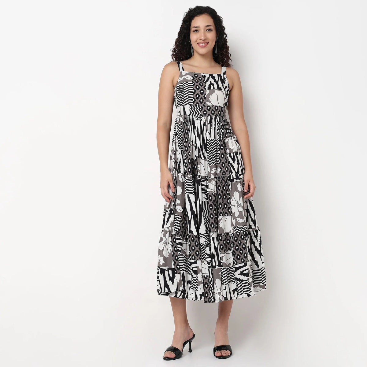 Pimu Square-Neck Maxi Dress with Graphic Print-Green | Grocsy