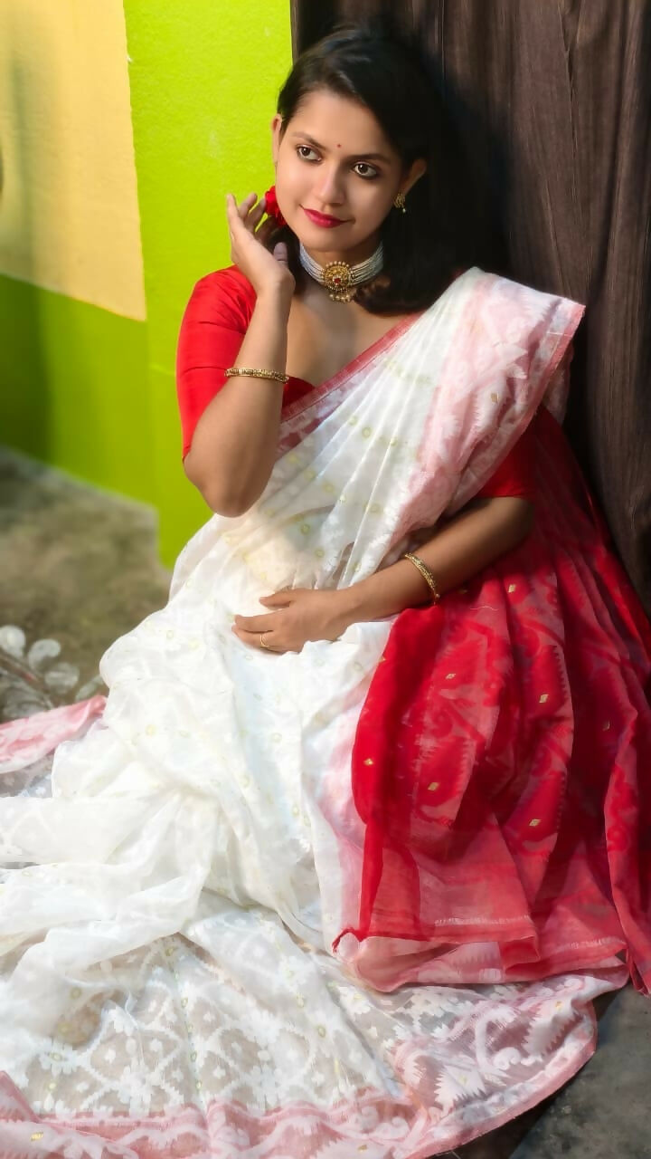Exclusive Collection White Red White Red Jamdani Saree | Grocsy
