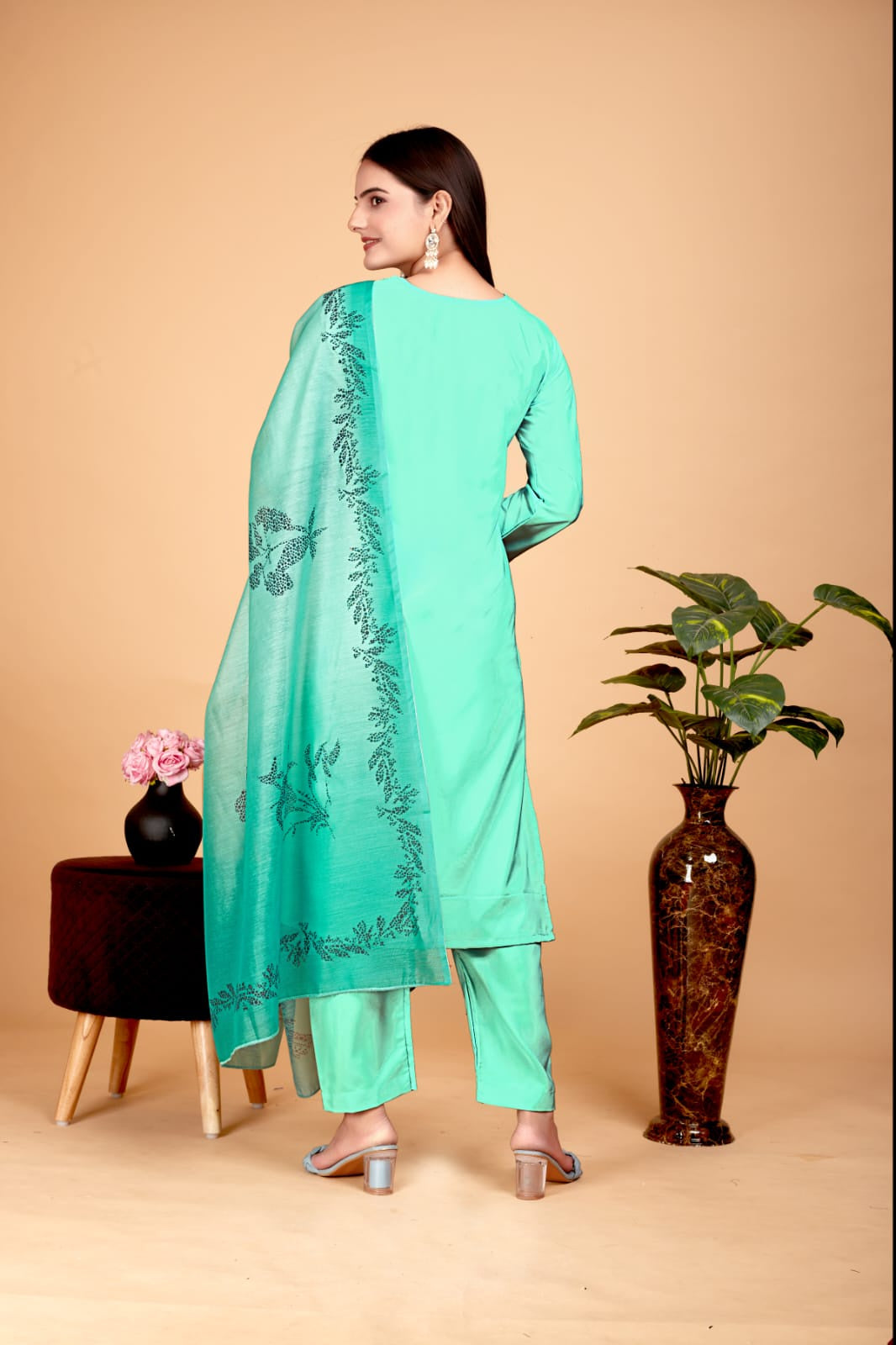 Women's Embroidered Green Kurta Set with Dupatta Set - A2M | Grocsy