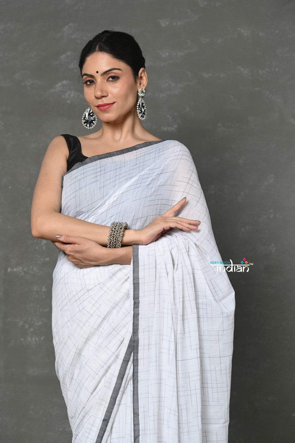 Very Much Indian Tyohaar - Mul Cotton Khadi Design Handloom Woven Saree - White | Grocsy
