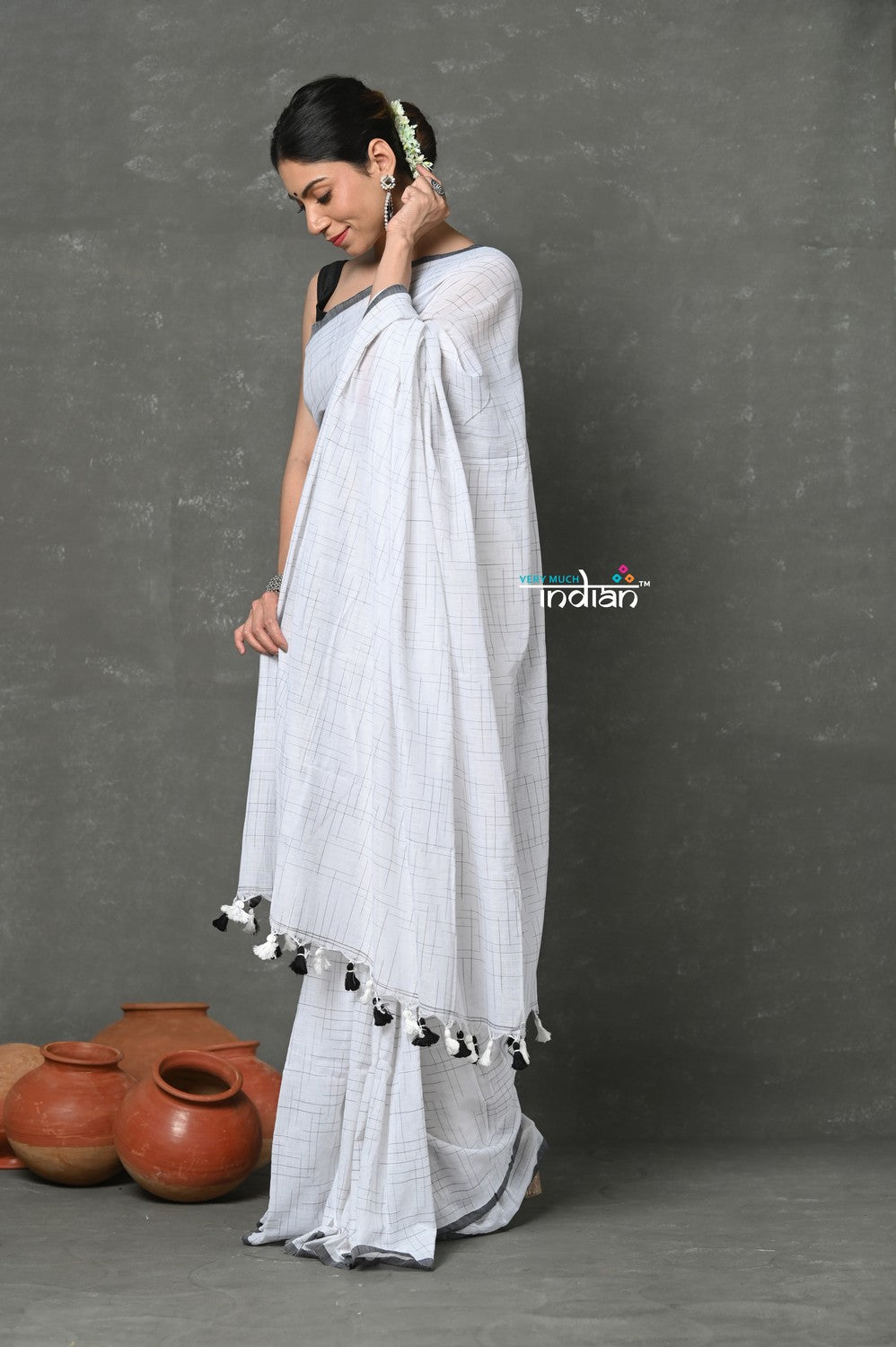 Very Much Indian Tyohaar - Mul Cotton Khadi Design Handloom Woven Saree - White | Grocsy