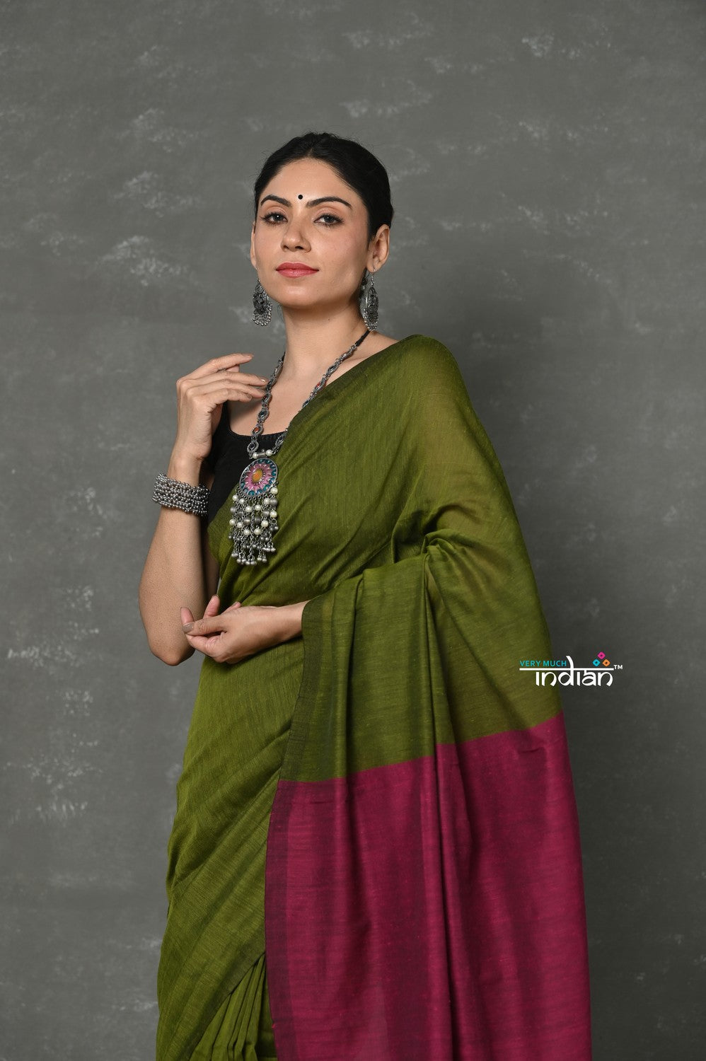 Very Much Indian Pure Mul Cotton Handloom Saree - Mehendi Green | Grocsy