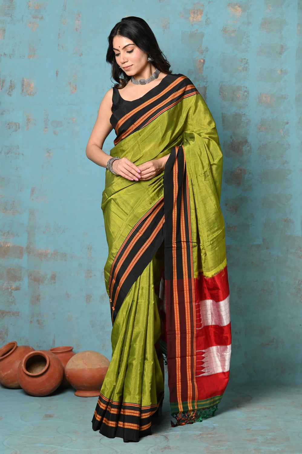 Very Much Indian Tyohaar - Traditional Handloom Dual Tone Green Ilkal Cotton Viscose with Red Pallu | Grocsy