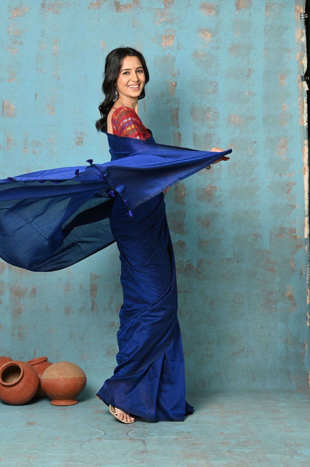 Very Much Indian Tyohaar - Mul Cotton Handloom Woven Saree - Navy Blue | Grocsy