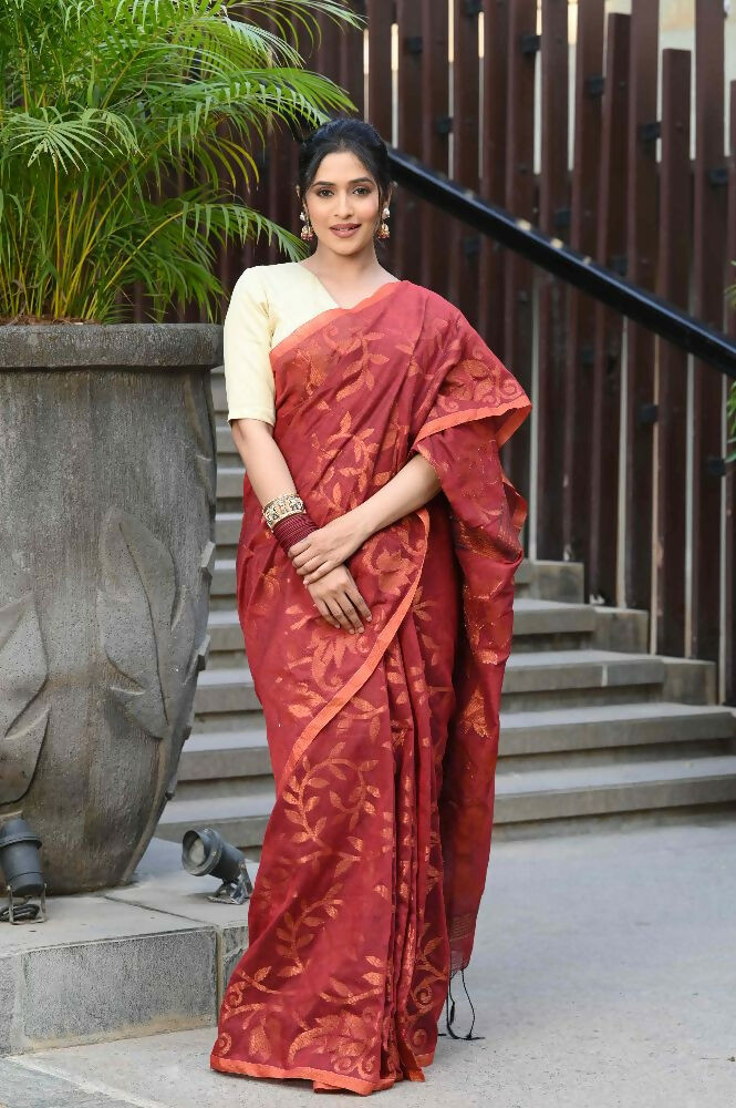Beatitude Red Cotton Floral Jamdani Saree | Grocsy