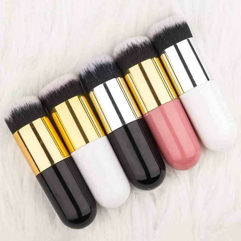 Favon Pack of 1 Foundation Cum Blush Brush and 1 Blender Puff | Grocsy