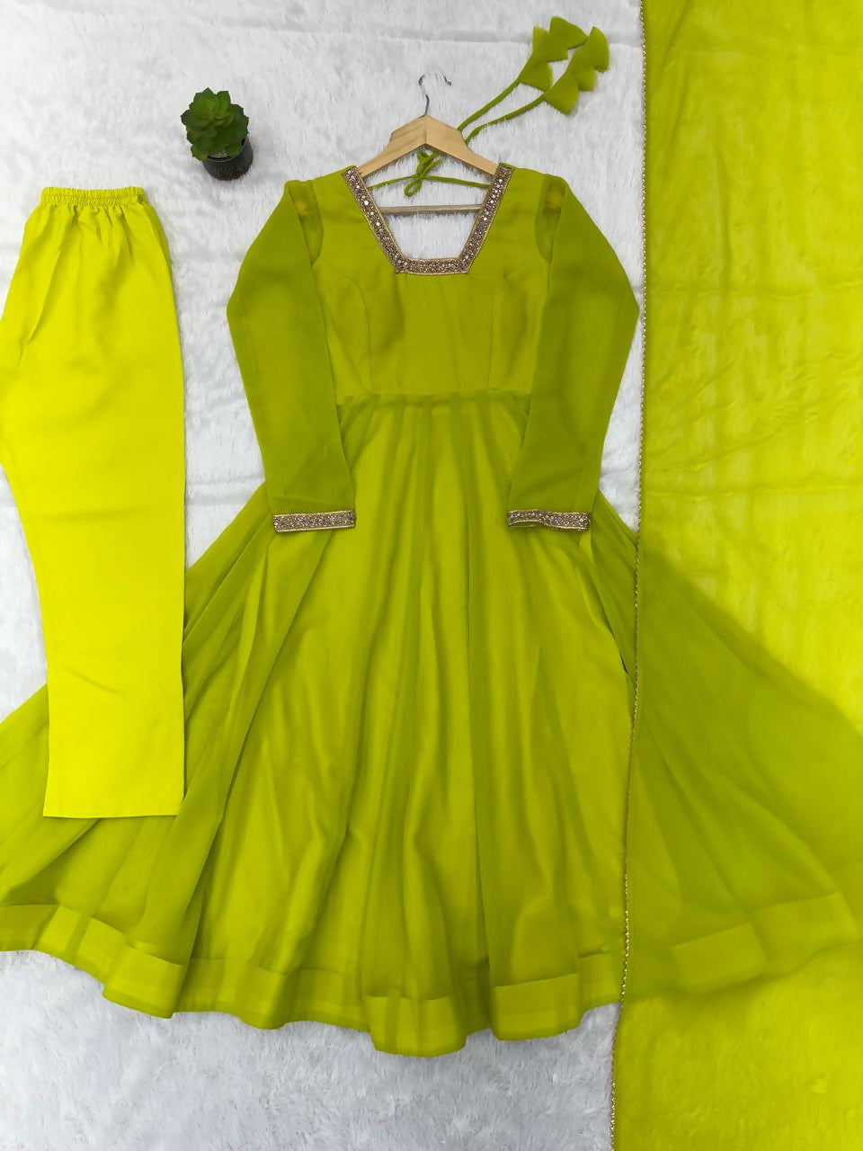 Teeya Creation Women'S Lime Parrot Green Solid Flared Anarkali Kurta With Dupatta Set | Grocsy