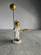 Sun Mun Decors Astronaut Platter With Balloon | Grocsy
