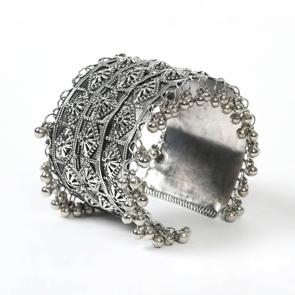 Mominos Fashion Joharkamal Oxidised Silver-Plated Ghungroo Handcraft Bracelet - Design 024