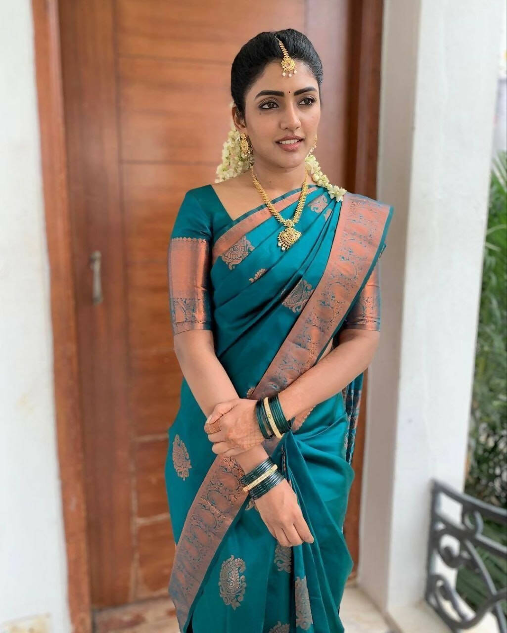 DEIANA'S Beautiful Designer Golden zari Soft Lichi Silk Saree - Blue | Grocsy