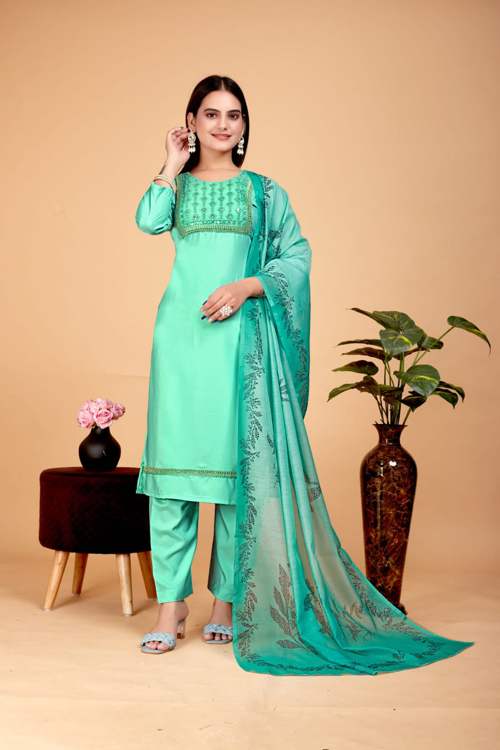 Women's Embroidered Green Kurta Set with Dupatta Set - A2M | Grocsy