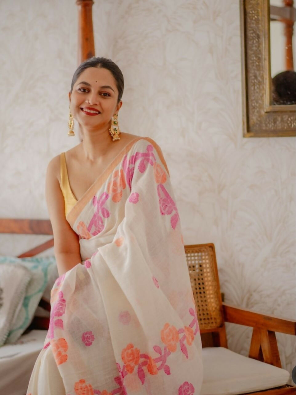 Prime Volt Women's Off-White Floral Digital Print Soft Linen Saree With Blouse | Grocsy