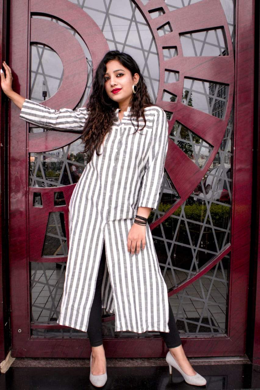 Jompers Women Grey & Off-White Striped Cotton Straight Kurta | Grocsy