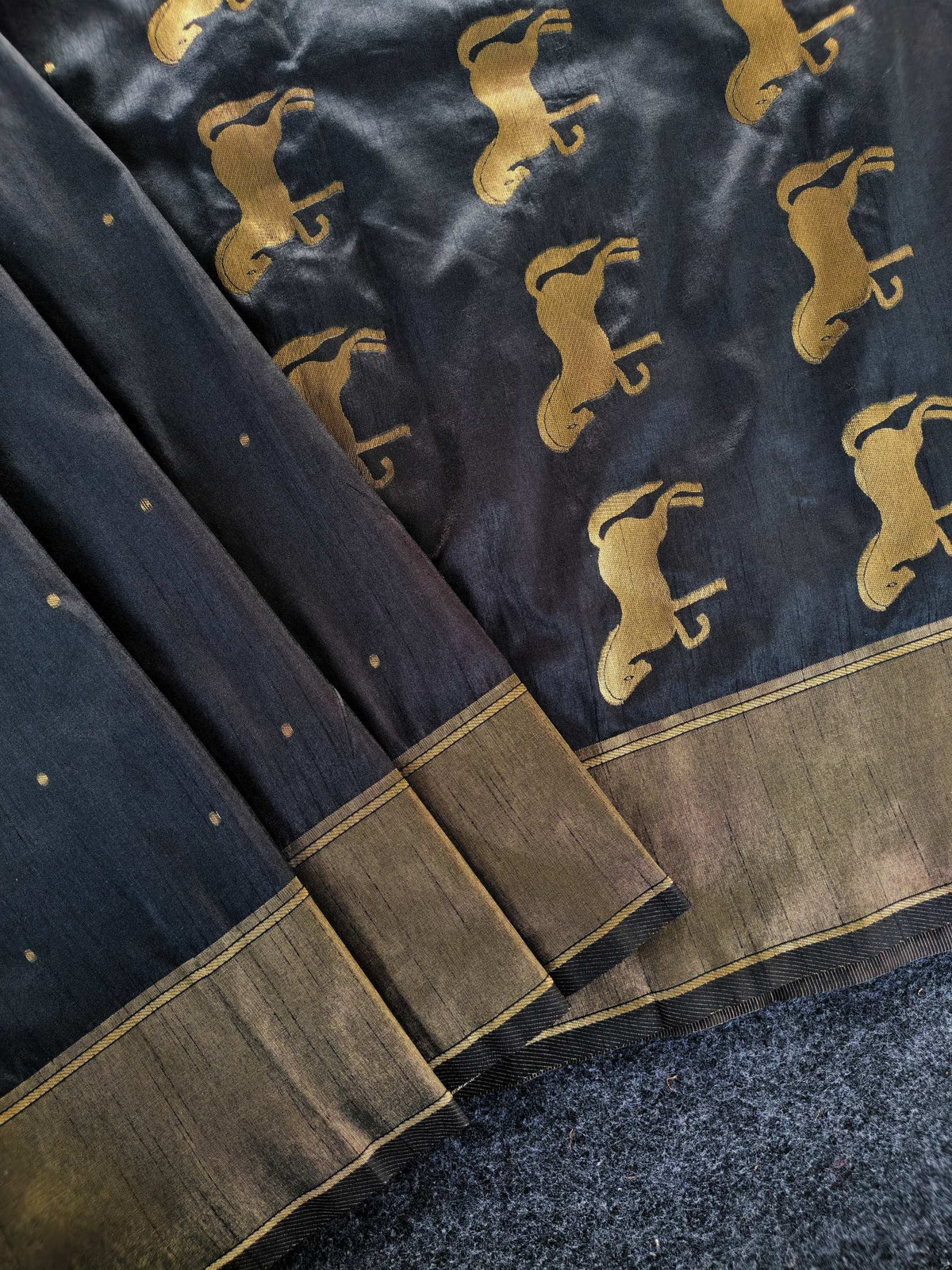 Mameraa Sarees Black Silk Blend Zari Banarasi Weaving Saree With Blouse-Black | Grocsy