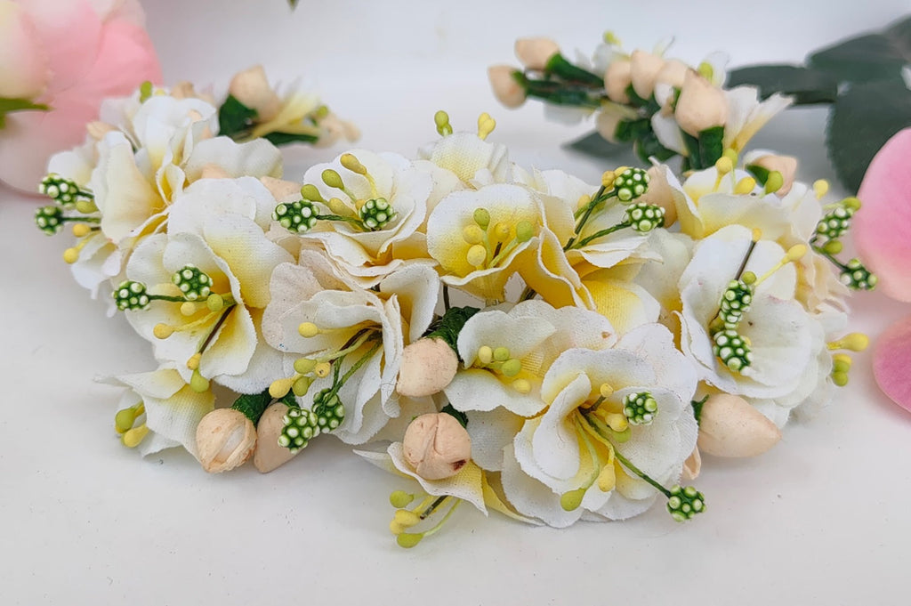 White Trendy Bridal Hair Accessories | Grocsy