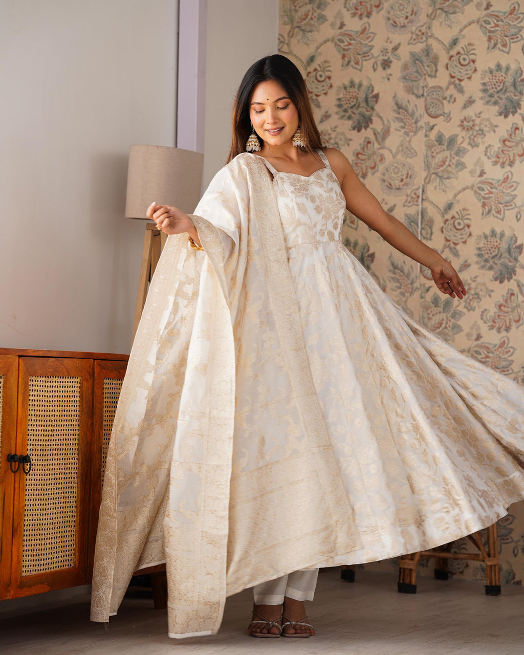 Evanik Off-White & Gold Jecqaurd Banarasi Anarkali Kurta Set With Dupatta | Grocsy