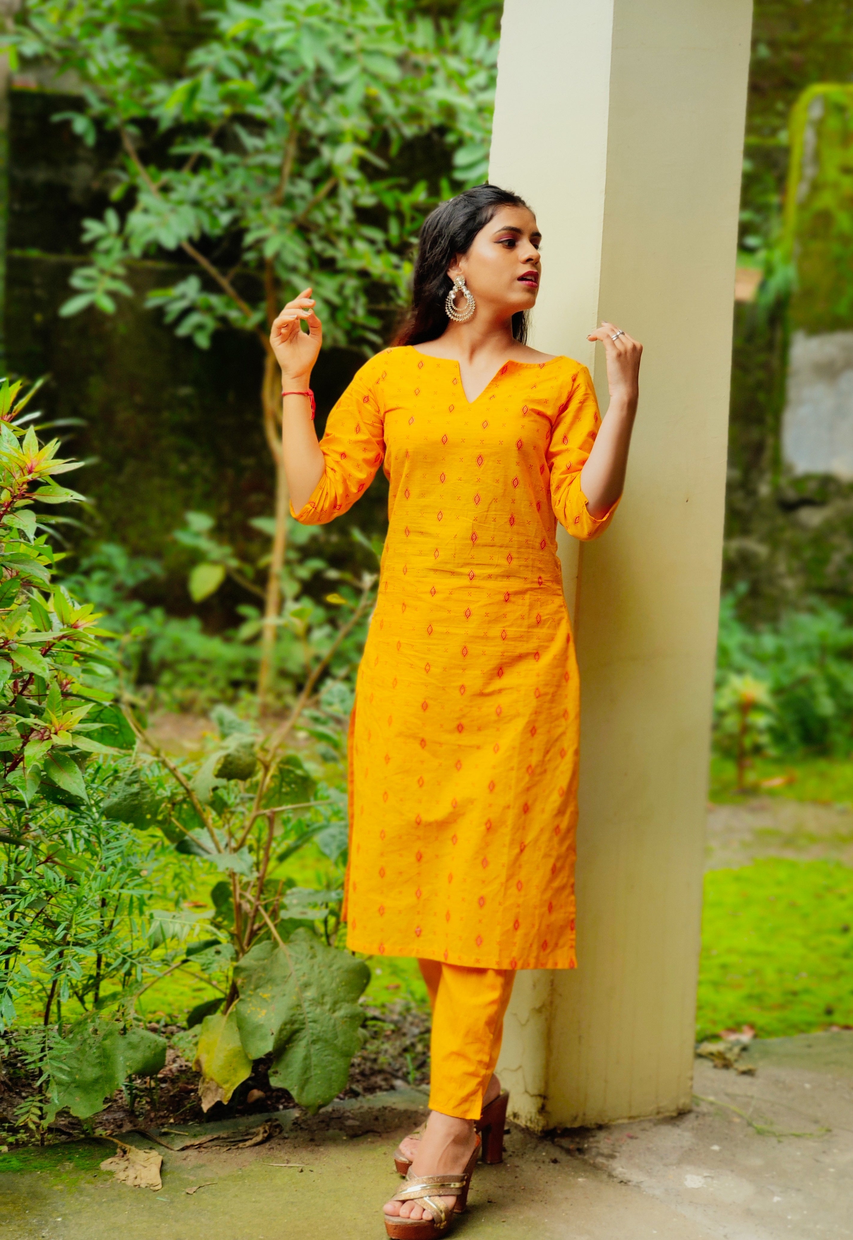 Jompers Women Yellow Printed Kurta with Trousers | Grocsy