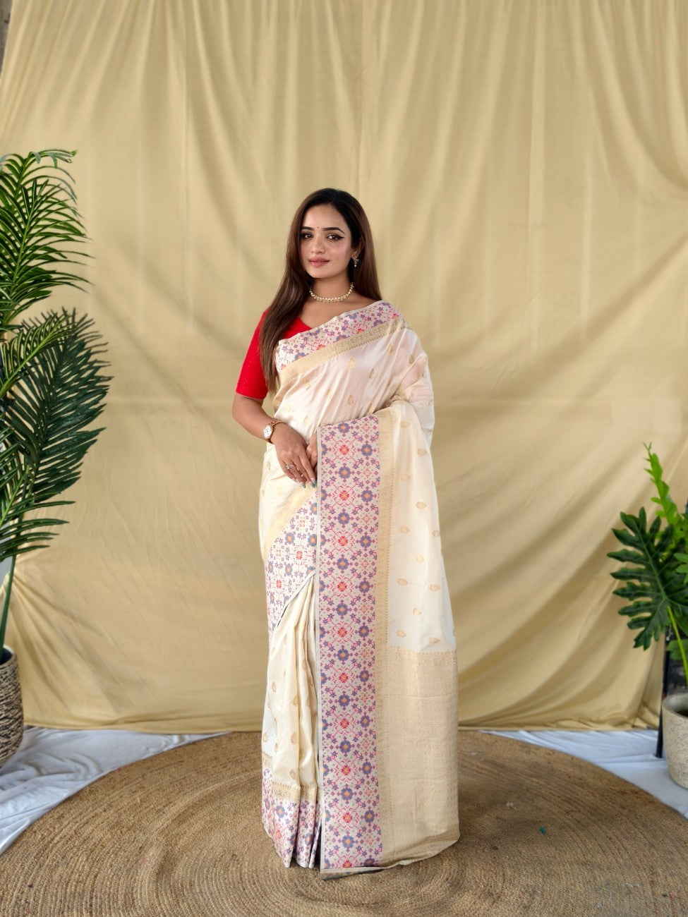Mameraa Sarees Elegant Ivory Soft Silk Saree-Ivory | Grocsy