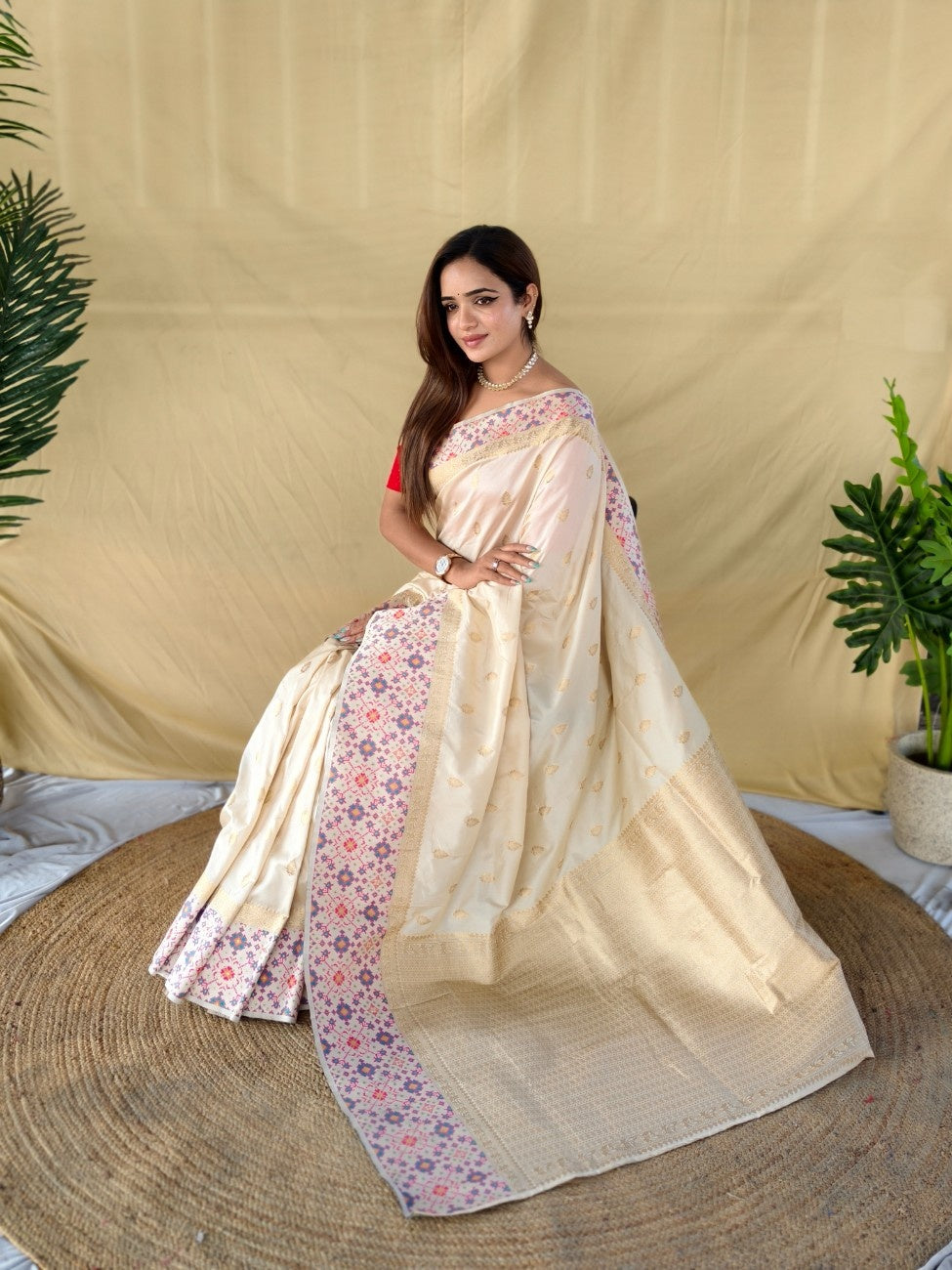 Mameraa Sarees Elegant Ivory Soft Silk Saree-Ivory | Grocsy