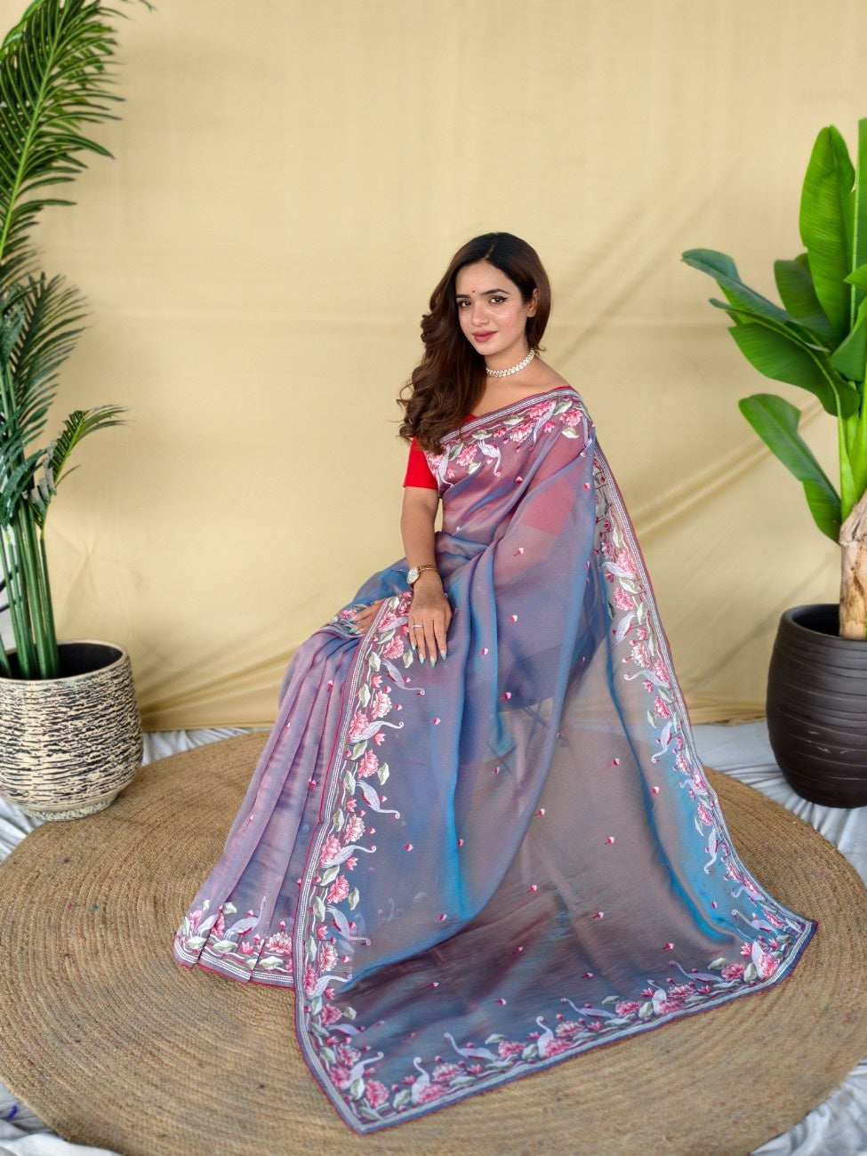 Mameraa Sarees Grey Royal Gabbana Silk Saree Woven In A Shiny Dual-Tone Finish-Grey | Grocsy