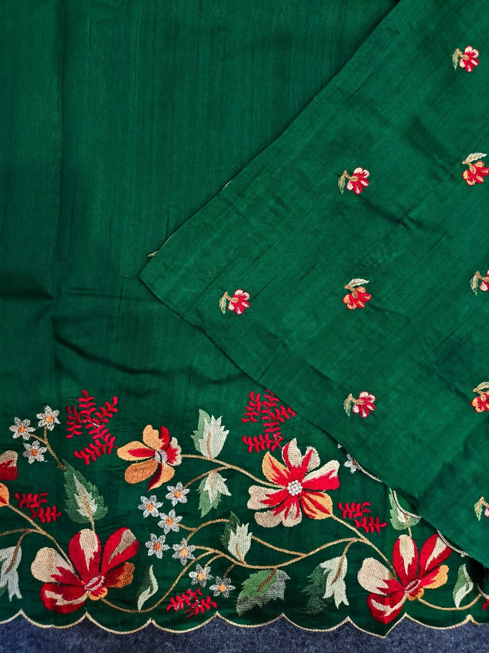 Mameraa Sarees Green Matka Silk Saree With Heavy Floral Embroidery Border With Running Blouse-Green | Grocsy