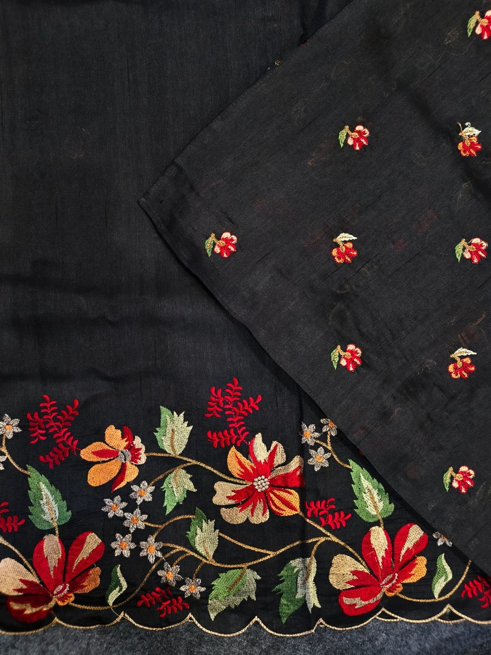 Mameraa Sarees Black Matka Silk Saree With Heavy Floral Embroidery Border With Running Blouse-Black | Grocsy