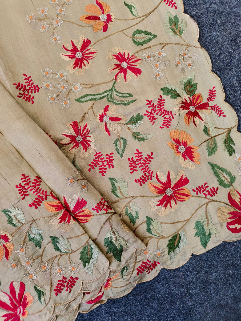 Mameraa Sarees Beige Matka Silk Saree With Heavy Floral Embroidery Border With Running Blouse-Beige | Grocsy