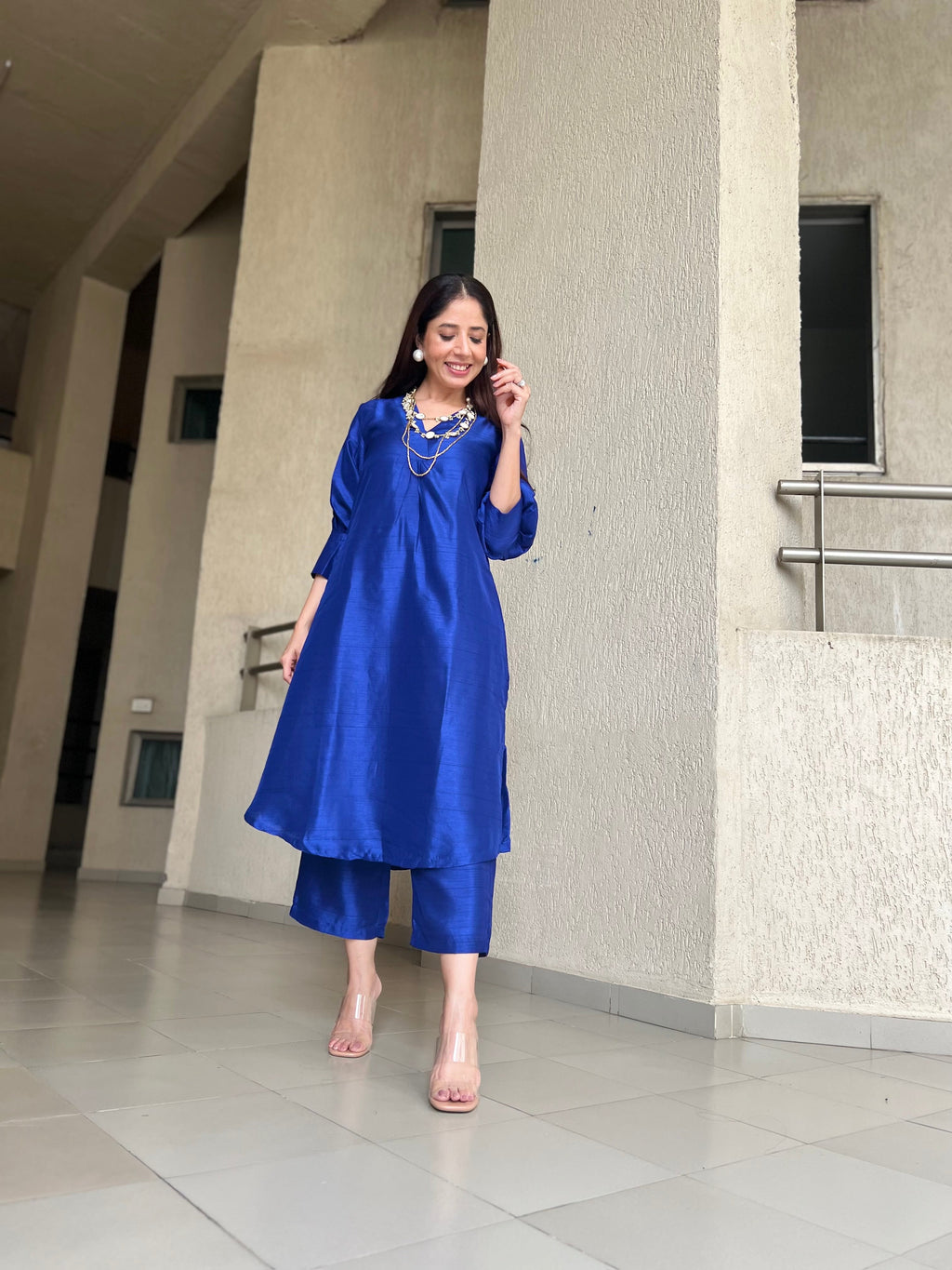 trueBrowns Blue Textured Silk Puff Sleeve Kurta Pant Set | Grocsy