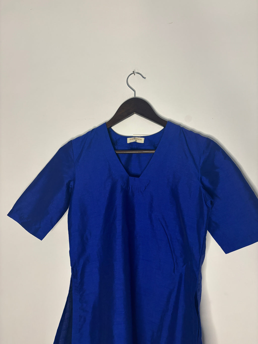 trueBrowns Blue Metallic Top | Grocsy