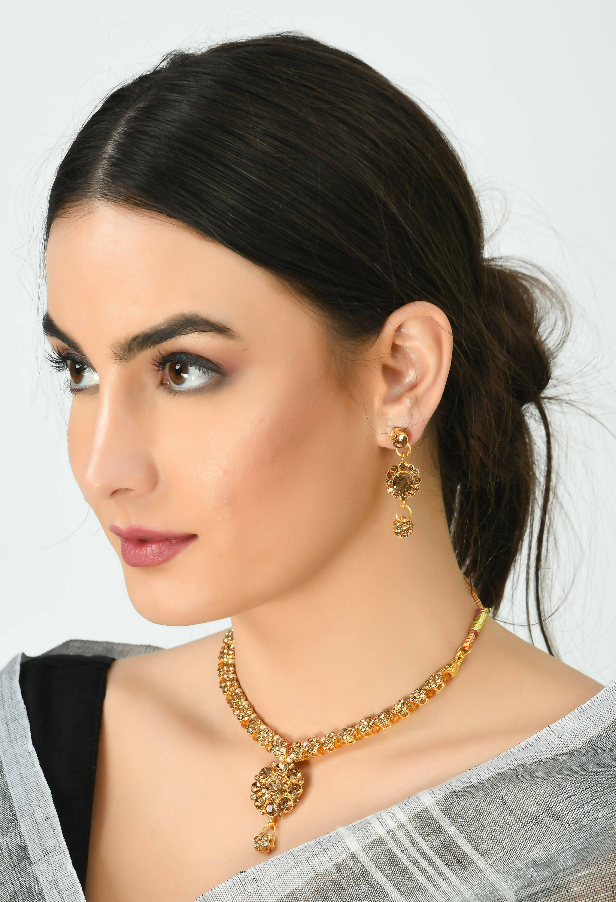 Mominos Fashion Johar Kamal Gold-Polished Brass Finish Stone Choker For Women (Golden) | Grocsy