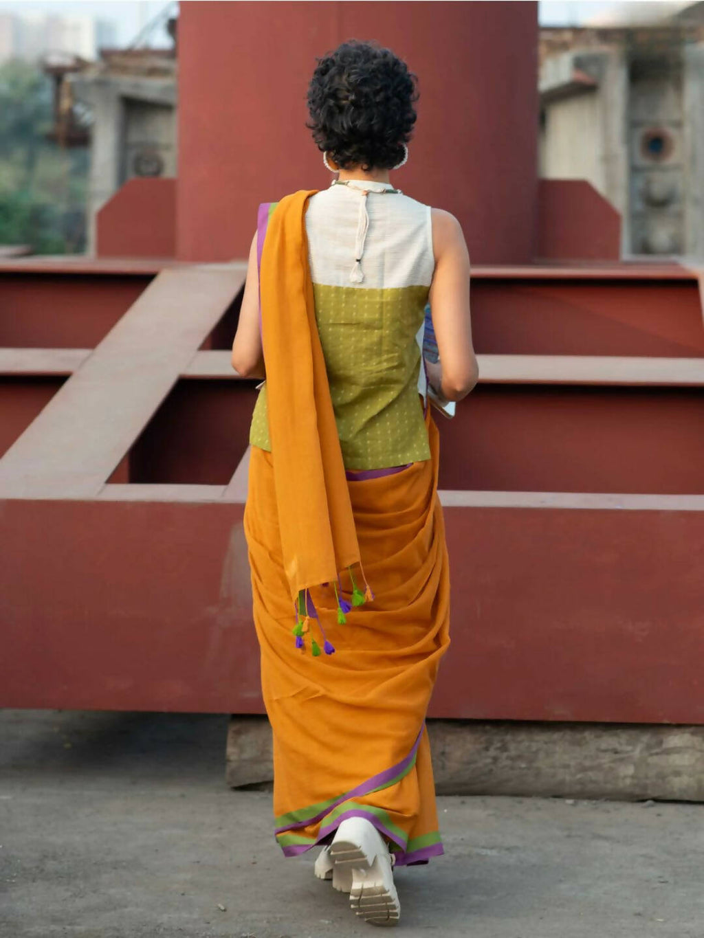 Suta Mustard Solid Mul Cotton Saree | Grocsy