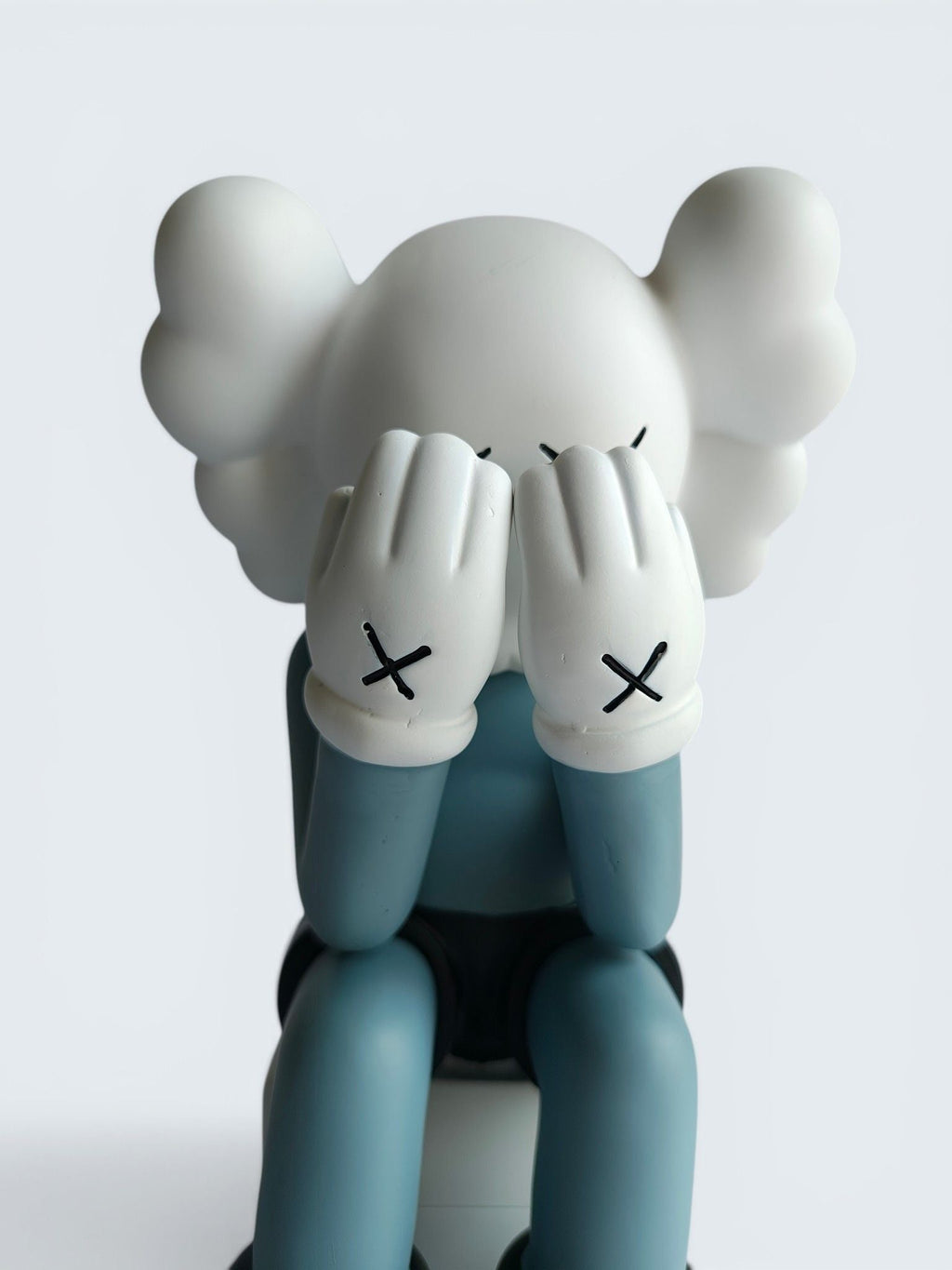 Sun Mun Decors KAWS-Inspired Companion Figure - Passing Through Face Cover | Grocsy