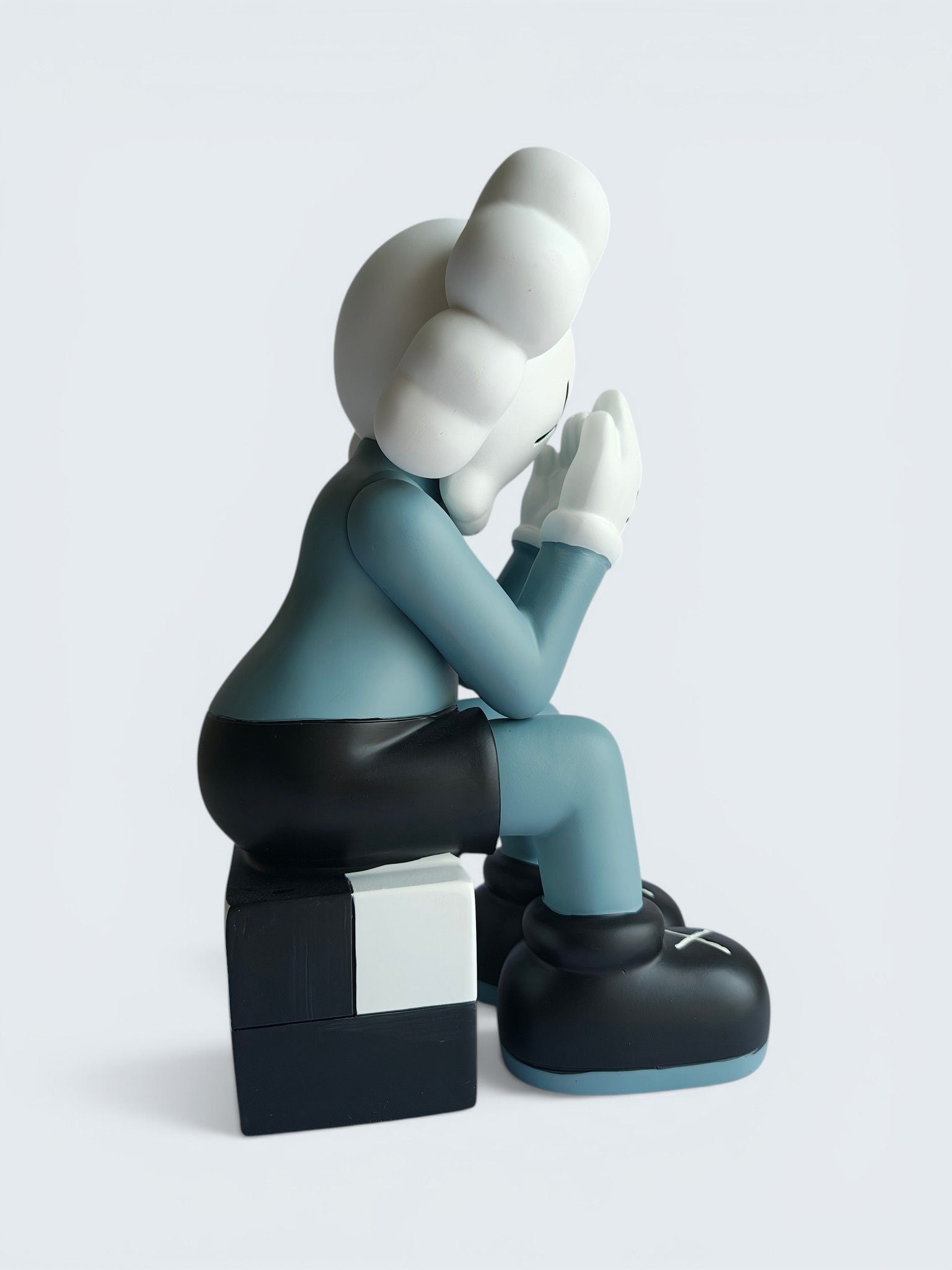 Sun Mun Decors KAWS-Inspired Companion Figure - Passing Through Face Cover | Grocsy
