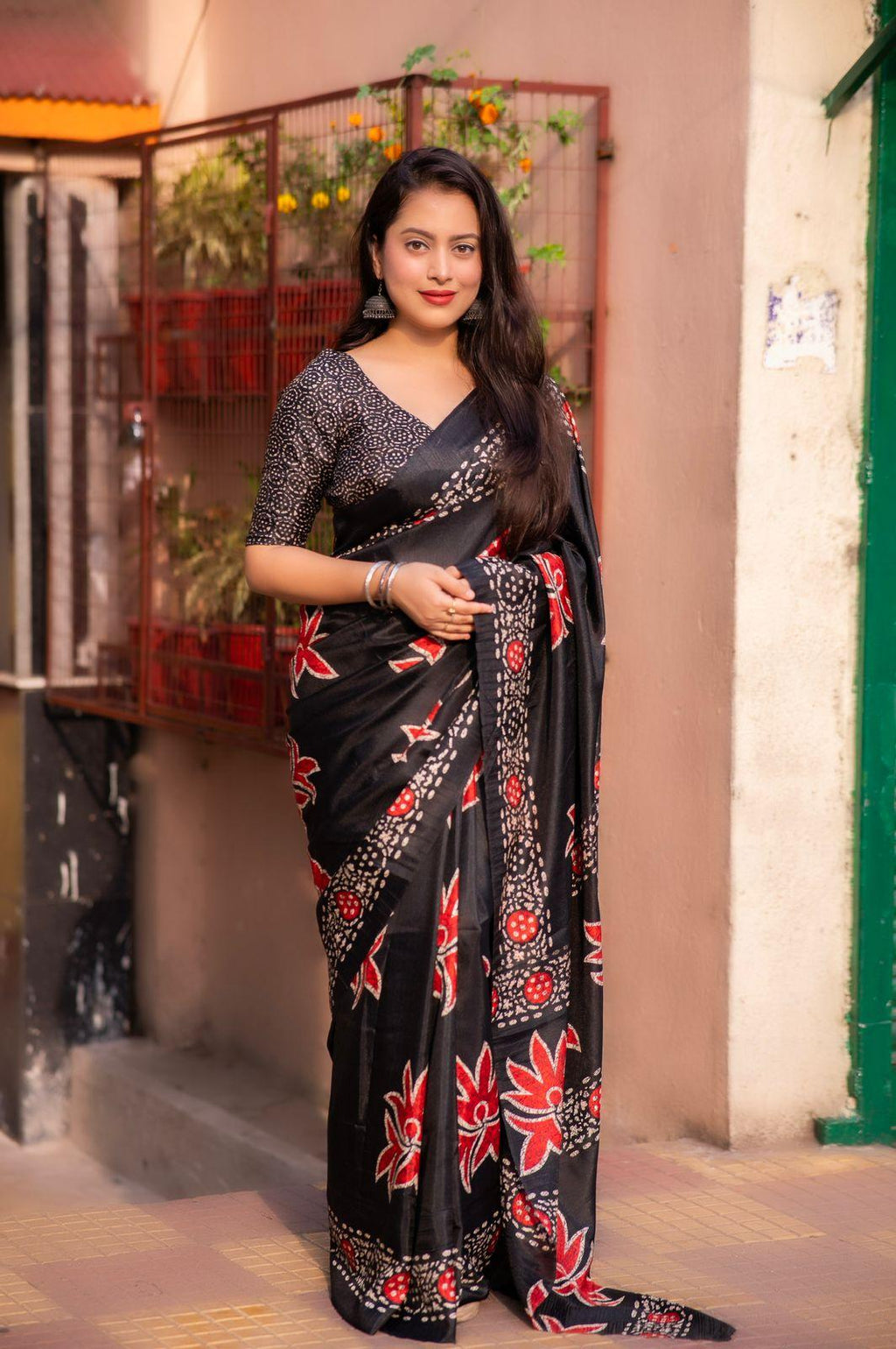 Black Silk Blend Ethnic Motifs Saree with Unstitched Blouse - A2M | Grocsy