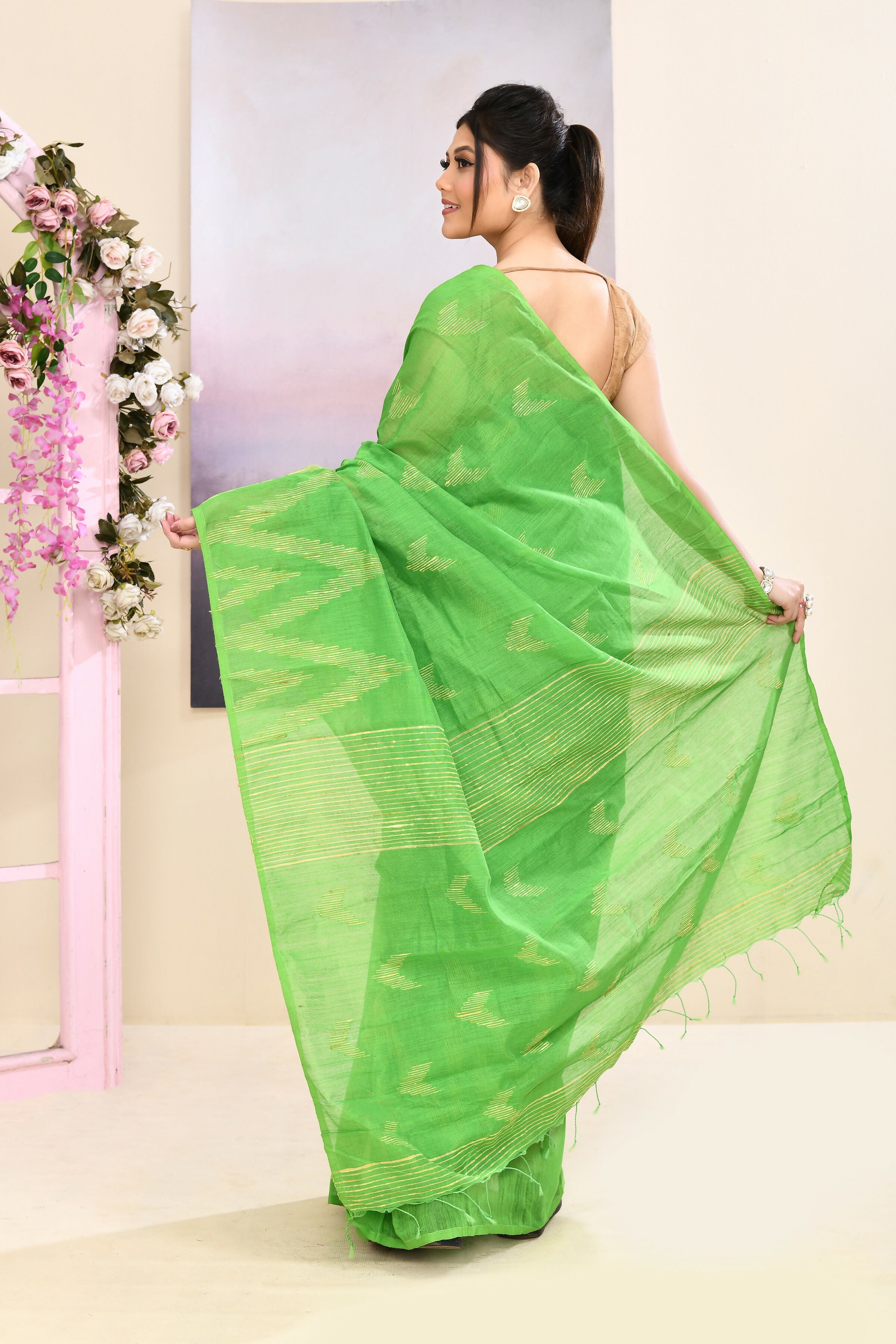 Piyari Fashion Women's Green Embellished Cotton Blend Jamdani Saree | Grocsy